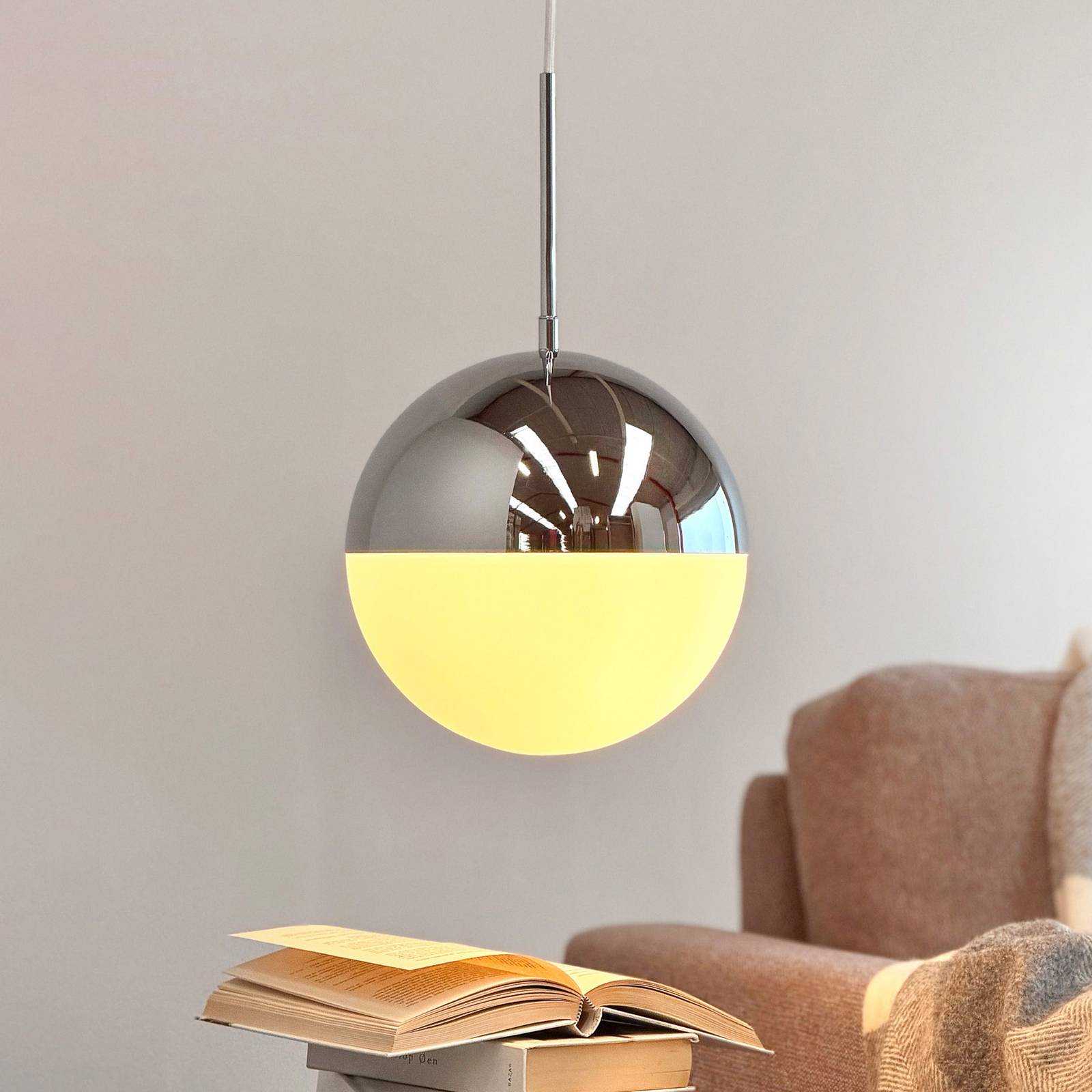 Dyberg Larsen Dyberg Larsen závěsné světlo Nova D25, opálové/chrom, kov