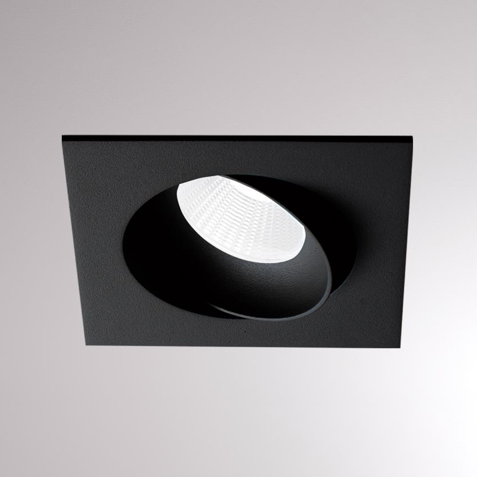 Kalio LED recessed light angular 2700K 24°
