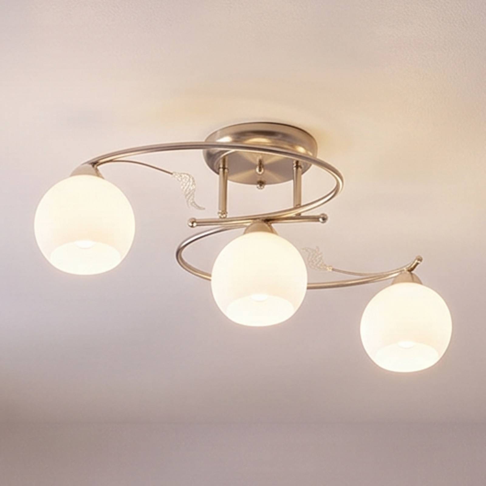 Lindby taklampe Svean, 3 lyskilder, nikkel/hvit, glass, lengde 60 cm