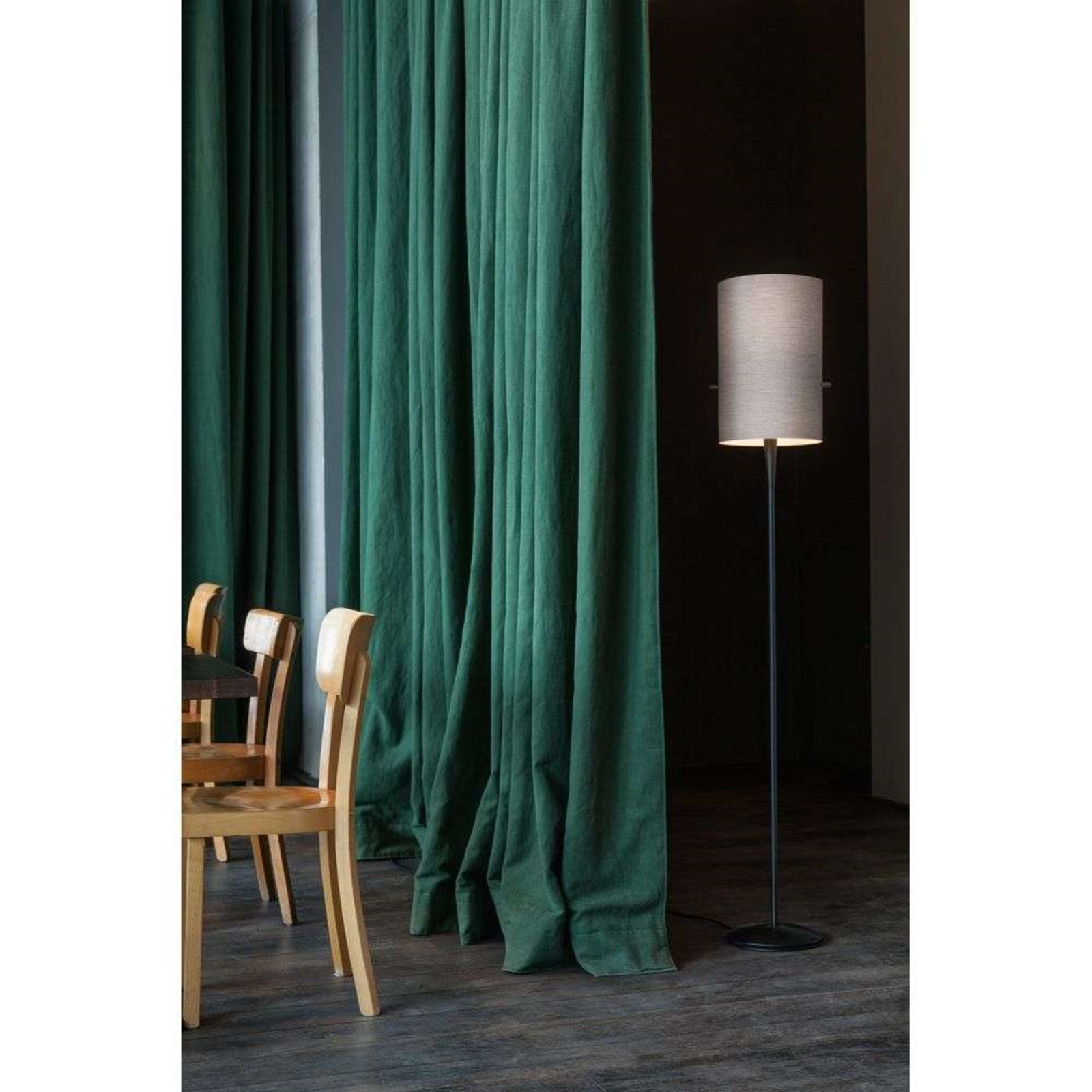 Club Floor Lamp M Brushed/Melange Grey - Serien Lighting