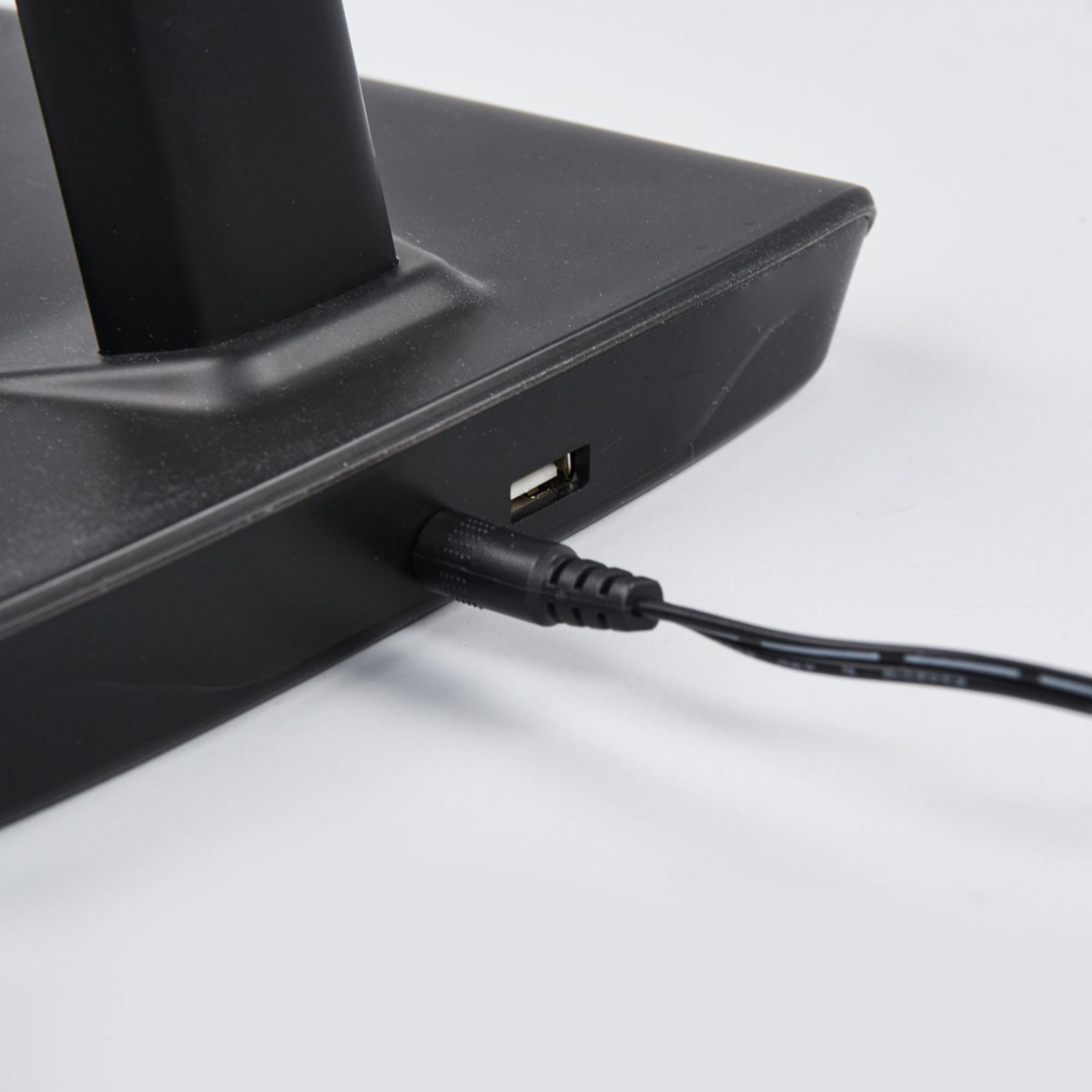 Kuno LED Bordslampa USB Black - Lindby