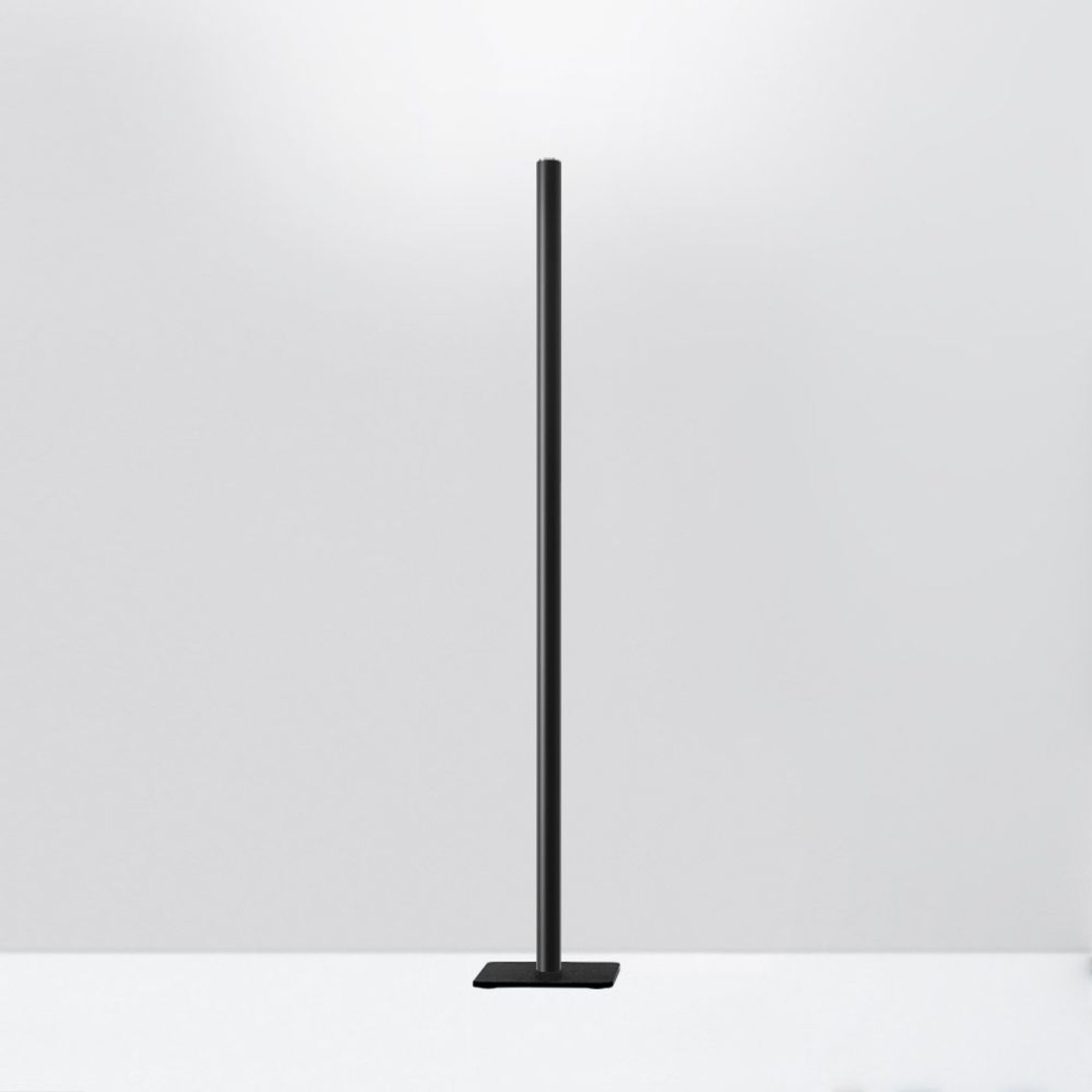 Ilio Mini Lampadar 3000K Matt Black - Artemide