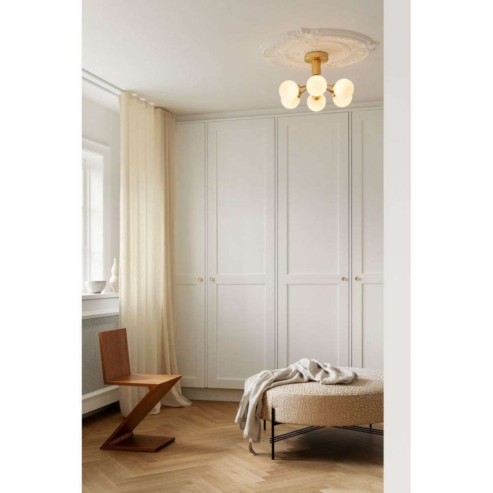 Nuura griestu lampa Apiales 6, misiņa krāsā/opāla, Ø 50 cm