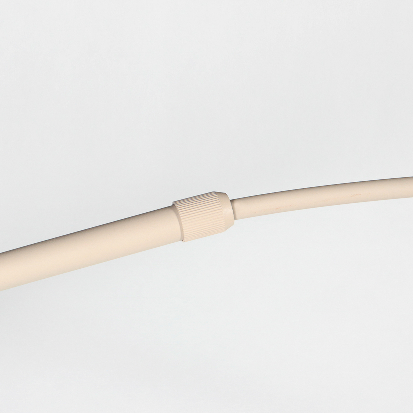 Boogstaande vloerlamp Sparkled Light crème/wit, 240 cm, zijde