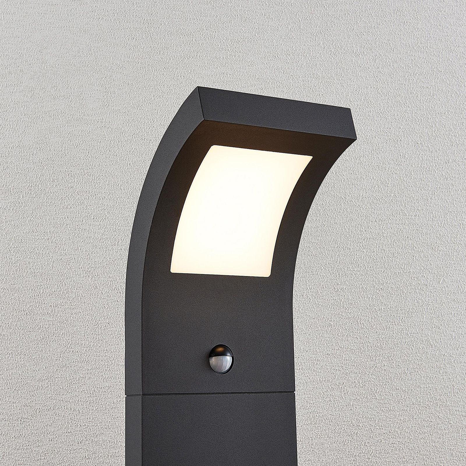 Arcchio Advik lampione LED 100 cm con sensore