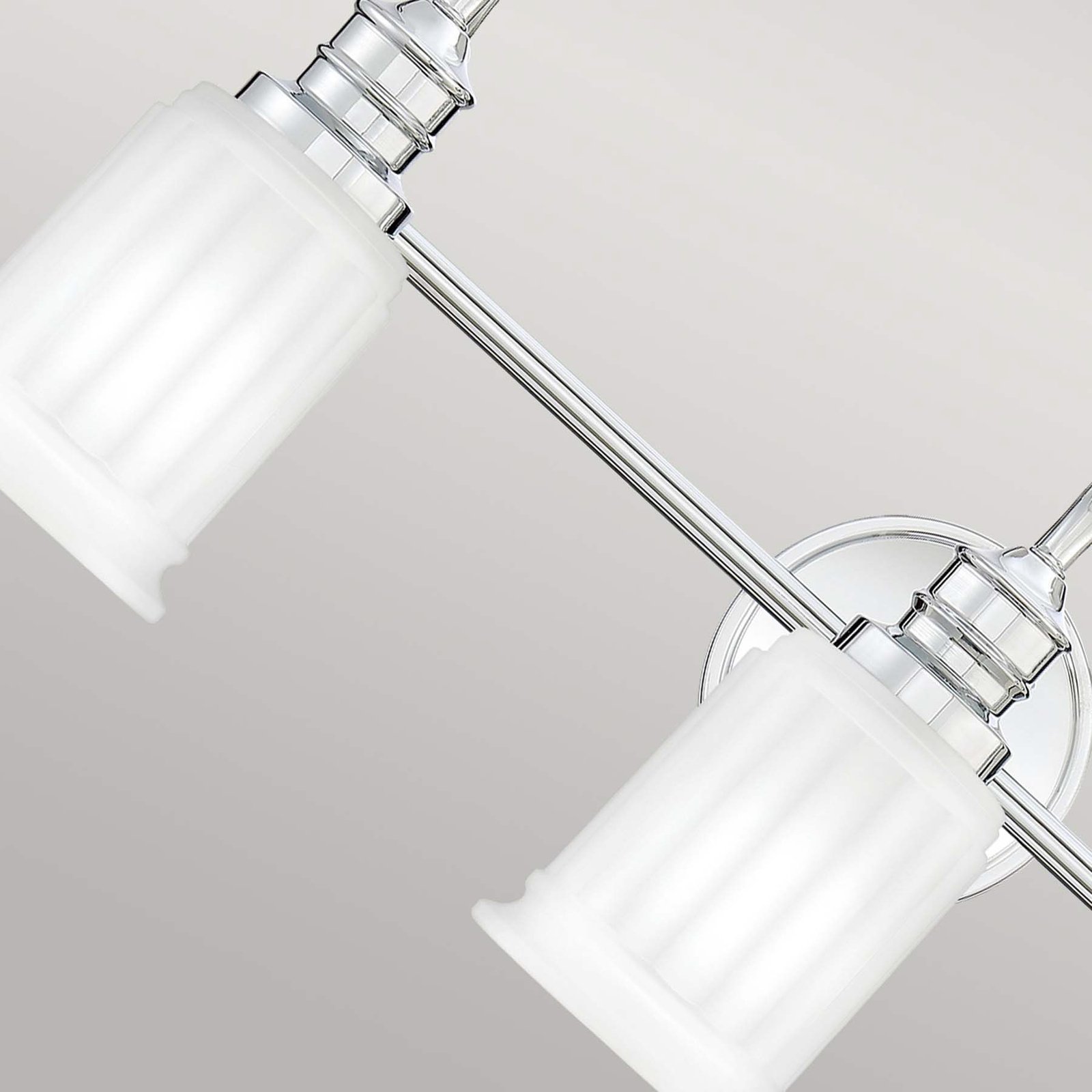 Zidna svjetiljka Swell IP44, 3 žarulje, polirani krom