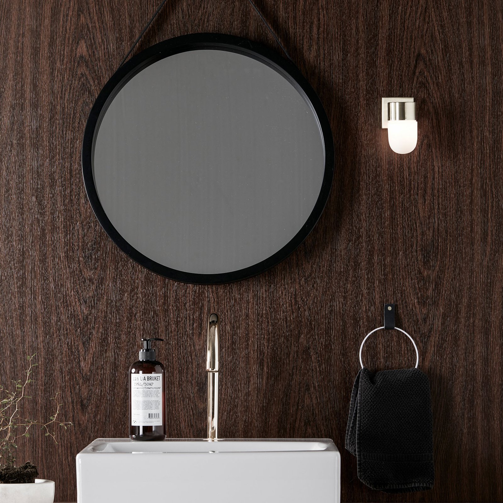 Menton Væglampe IP44 Brass/Opal - Markslöjd