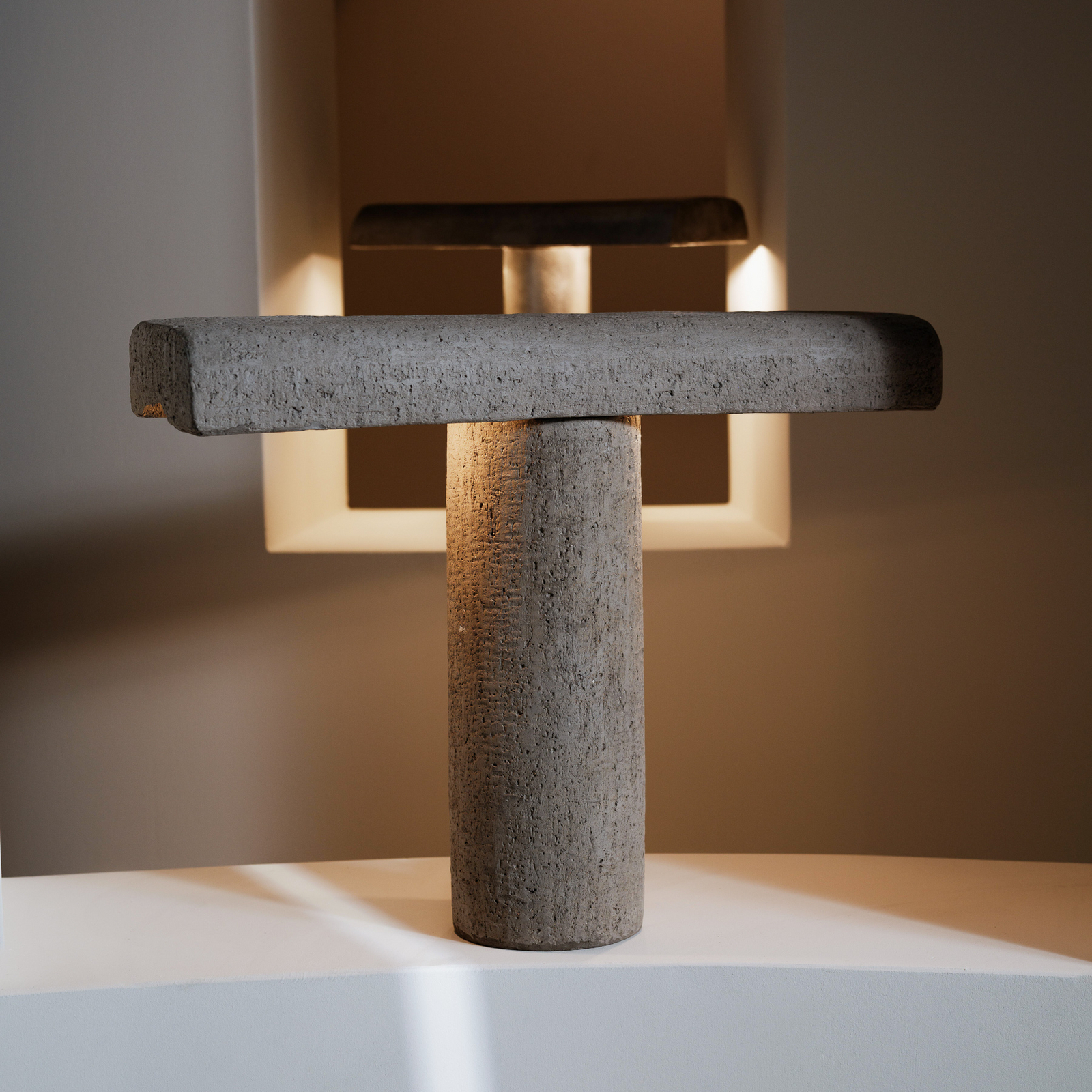 CEMENT FCK bordlampe, grå, beton, højde 38 cm, G9 – Serax CEMENT FCK bordlampe, grå, beton, højde 38 cm, G9 – Serax
