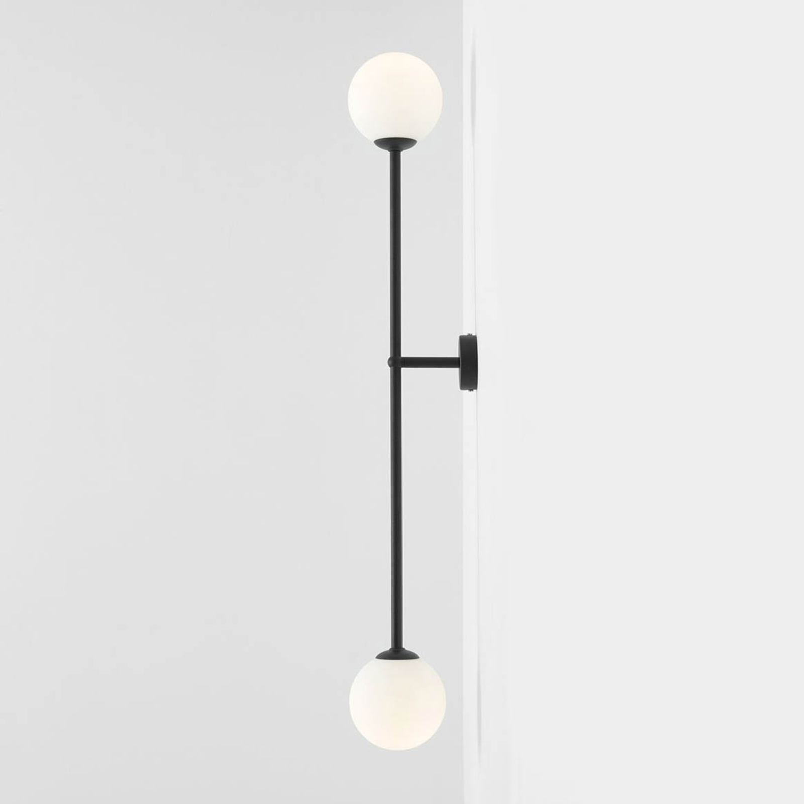 Vegglampe Alison, 2 lyskilder, svart/hvit, 100 cm