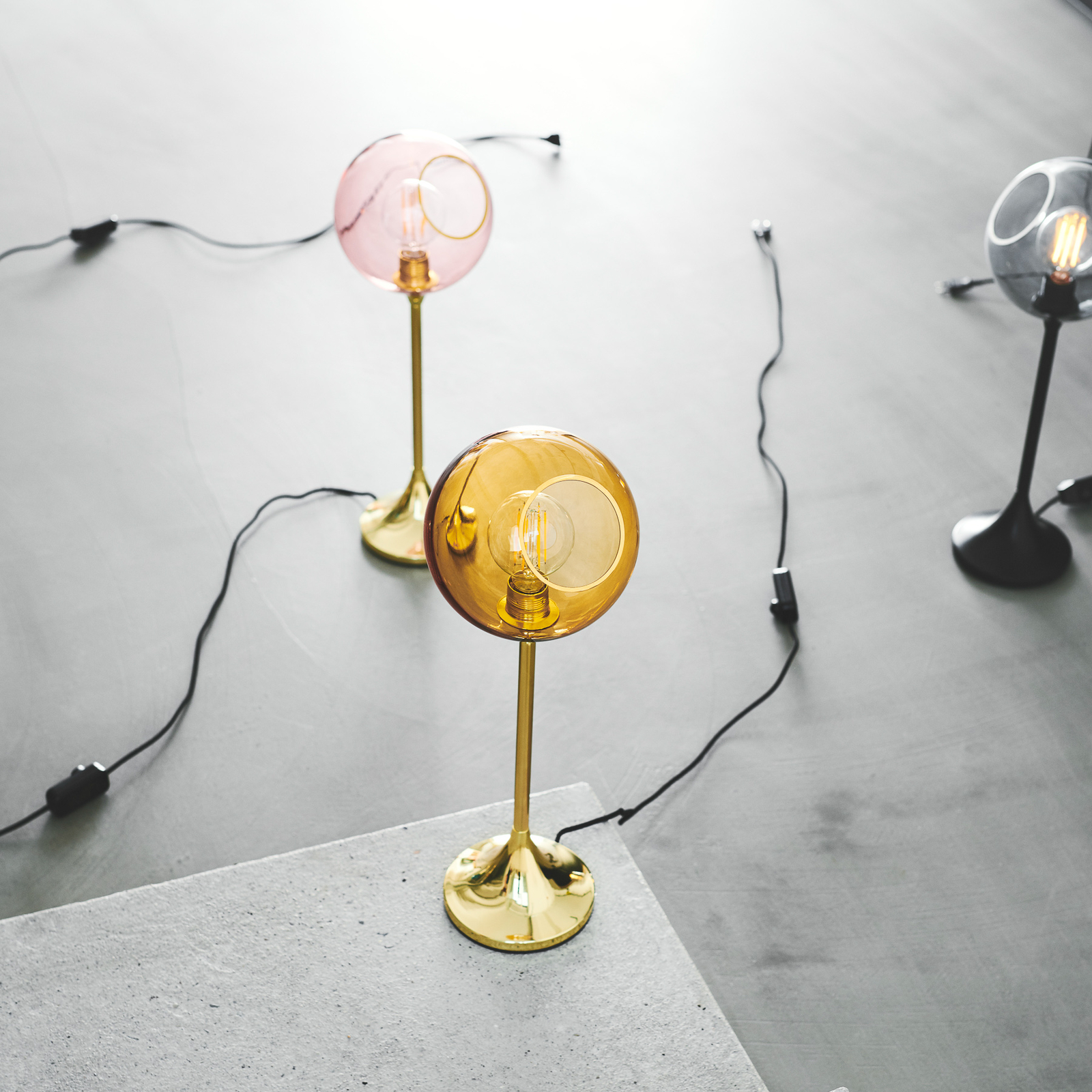 Ballroom Lampa Stołowa Amber/Gold - Design By Us