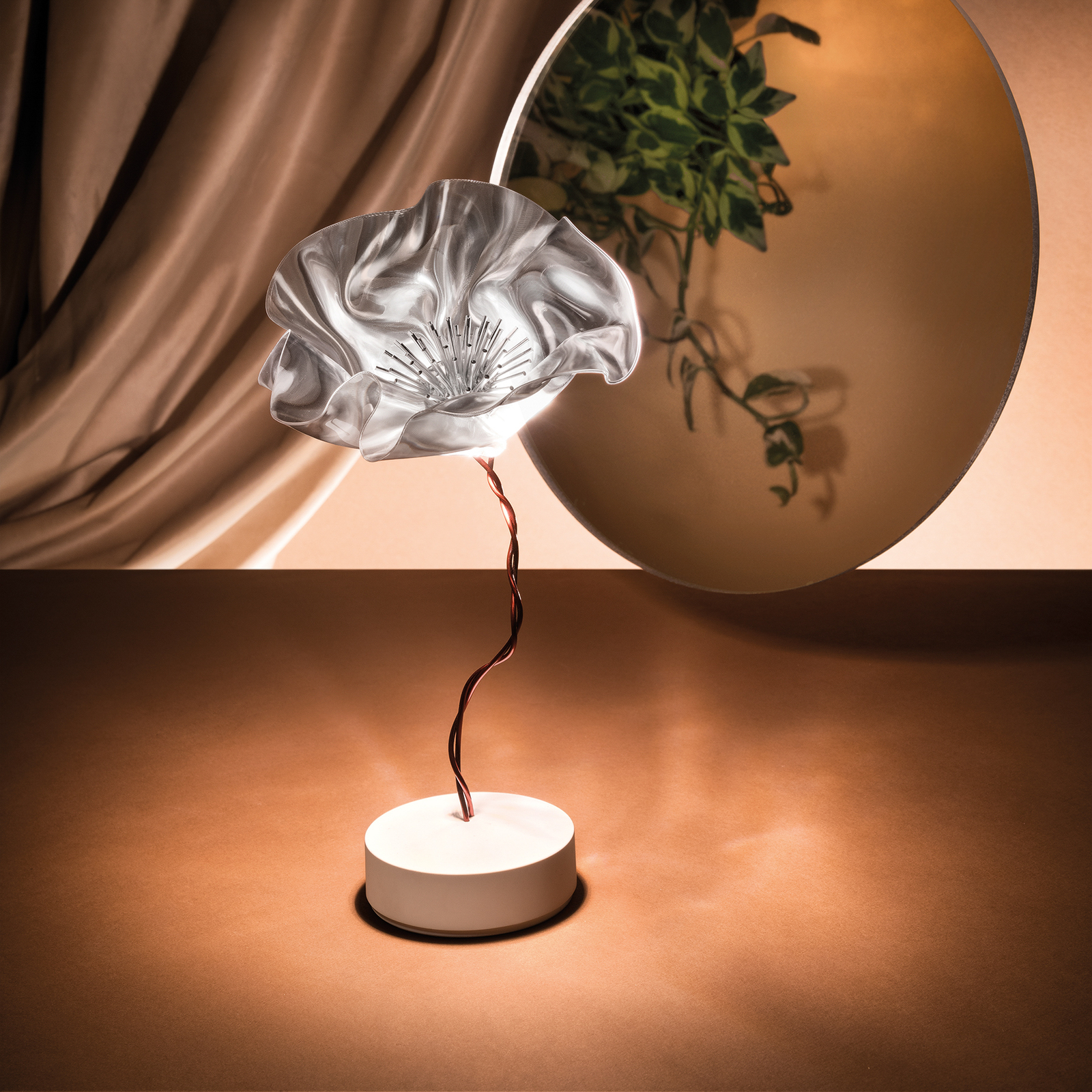 Slamp Lafleur lampa stołowa LED akumulator pryzmat