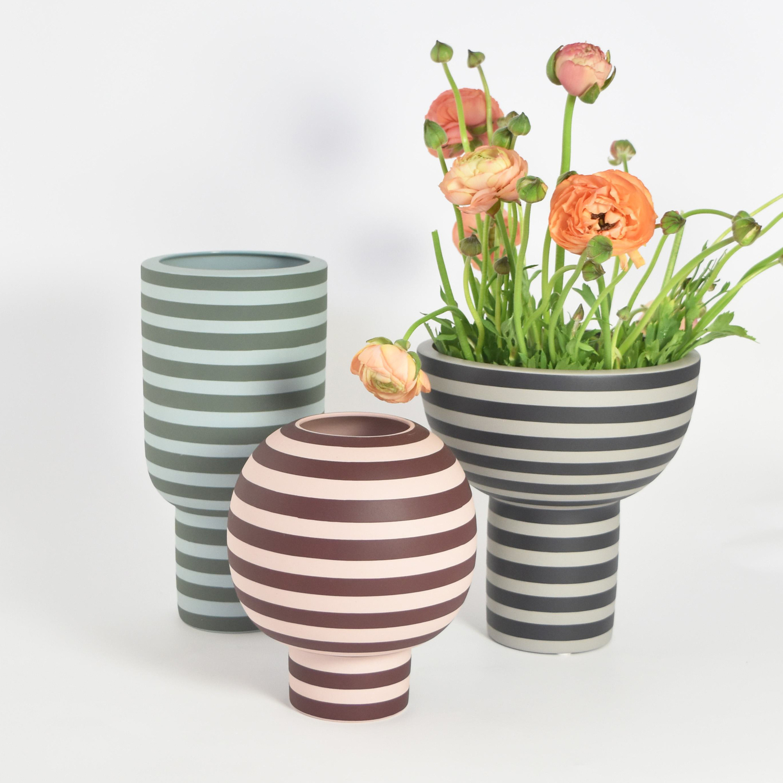 Varia Sculptural Vase Árvore de Freixo/Preto - AYTM