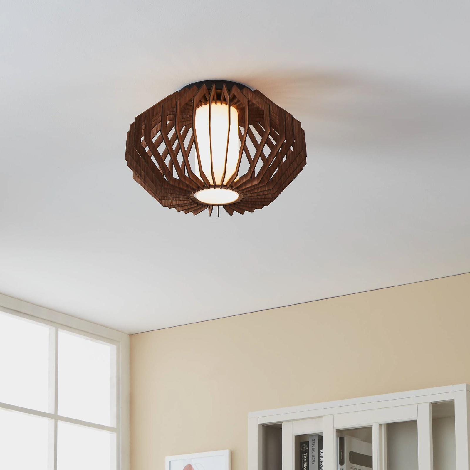 Rusticaria ceiling light with wooden struts