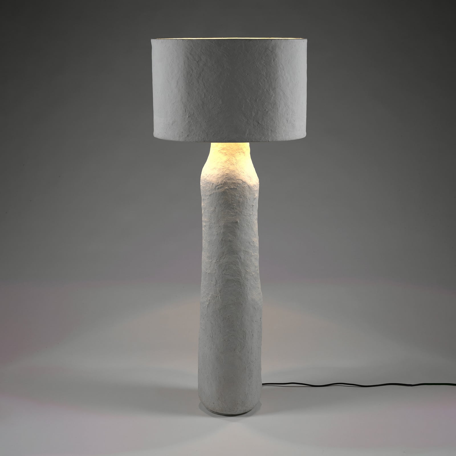 01 WHITE EARTH gulvlampe, hvid, papmaché, højde 148 cm, E27 – Serax