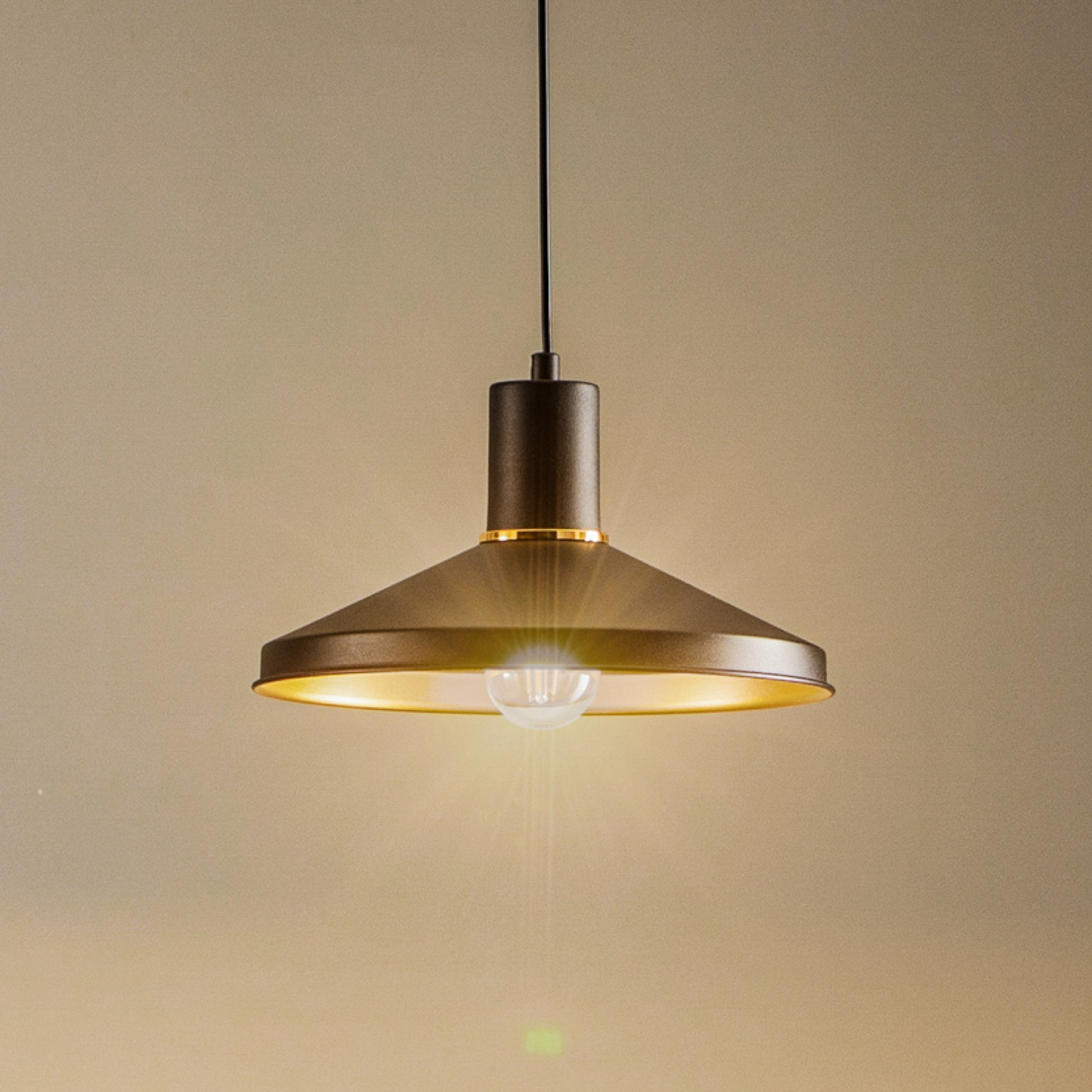 Suspension AV-4106-M24-BSY en métal, noire