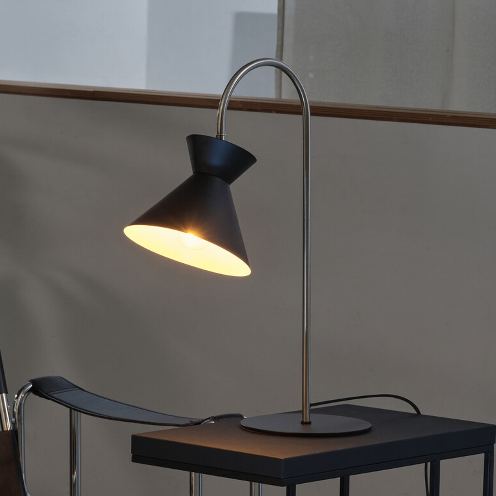 Lampa de masă OSRAM Decor Waist oțel negru E27 - Camera de zi / sufragerie - Modern - Metal