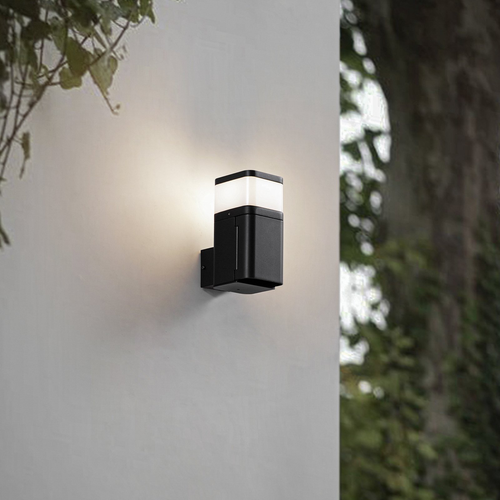 Applique d'extérieur Lindby Teyon, avec prise, noir, IP44 G9