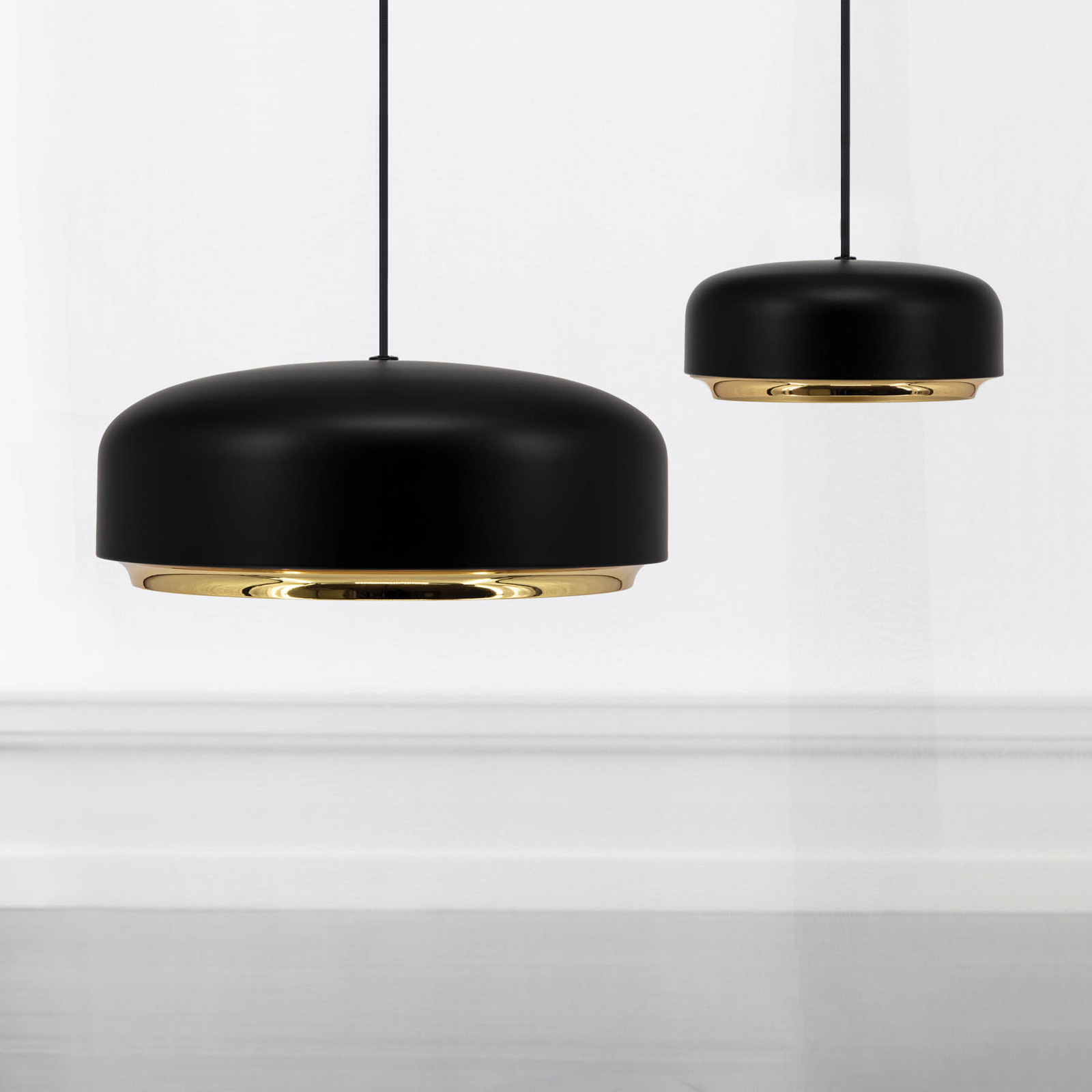 Hazel Taklampa Medium Black - UMAGE