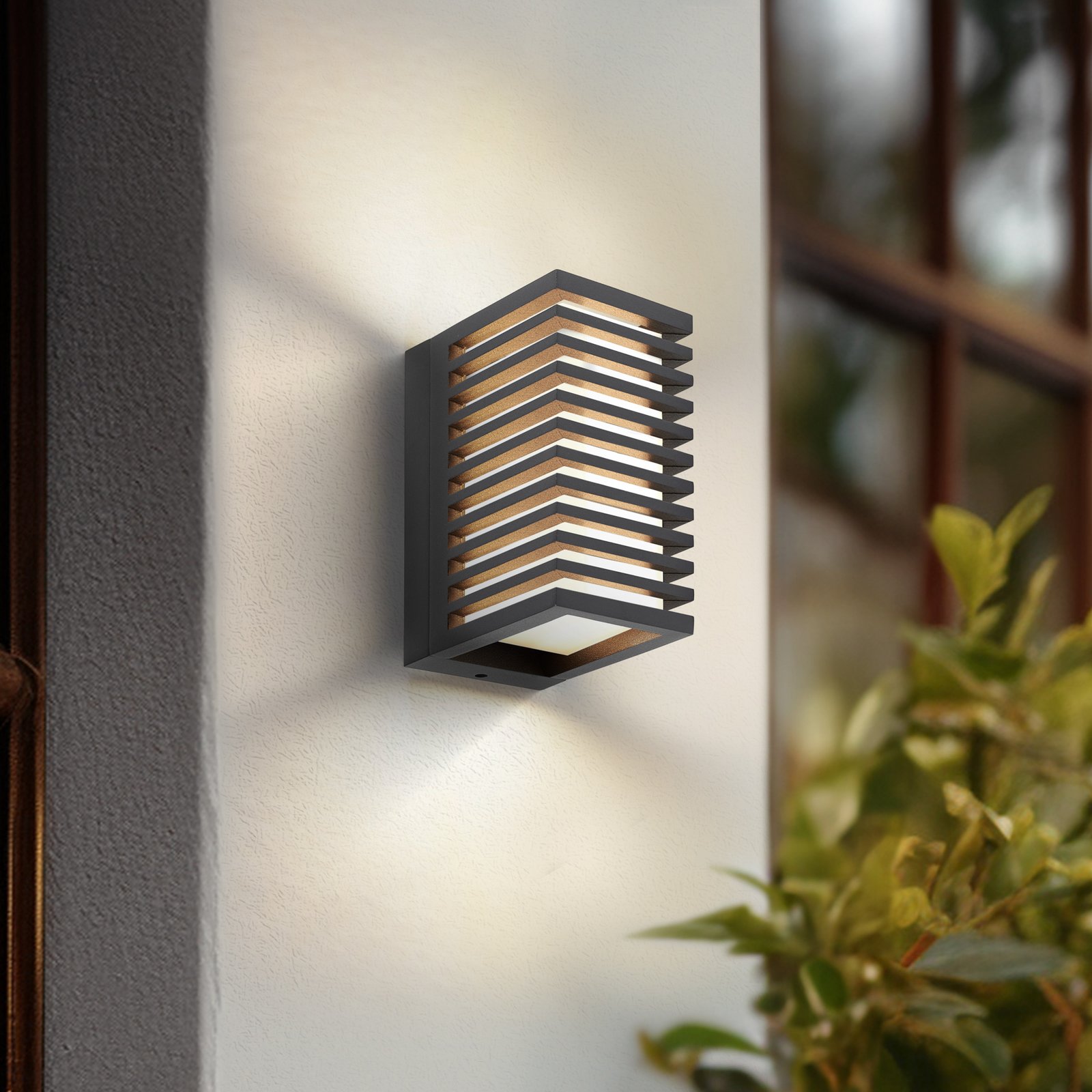 Lucande LED outdoor wall light Ariza, black, aluminium