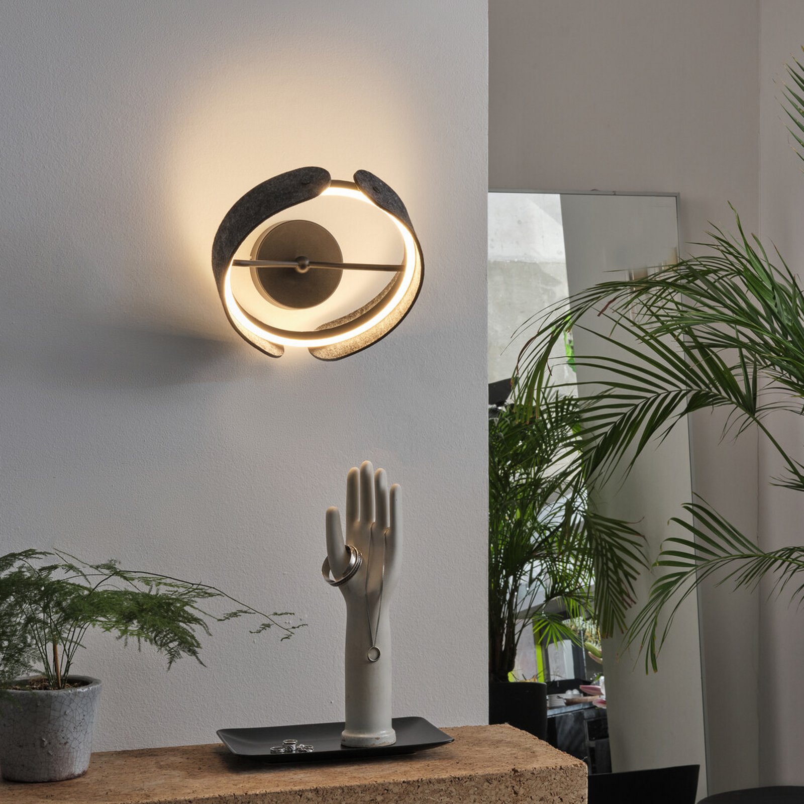 OSRAM LED-Wandlampe Decor Curve Felt, grau, Filz, 3.000 K