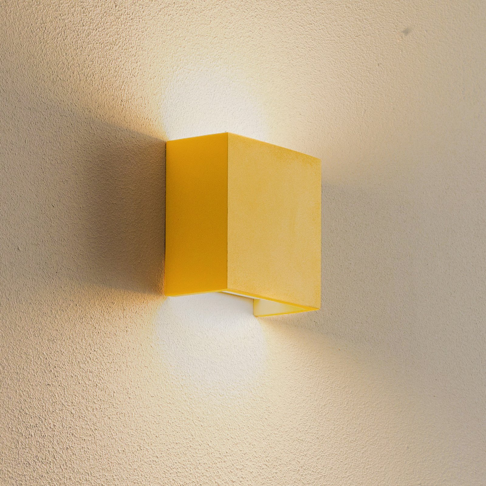 Gianto LED wall light up/down, yellow