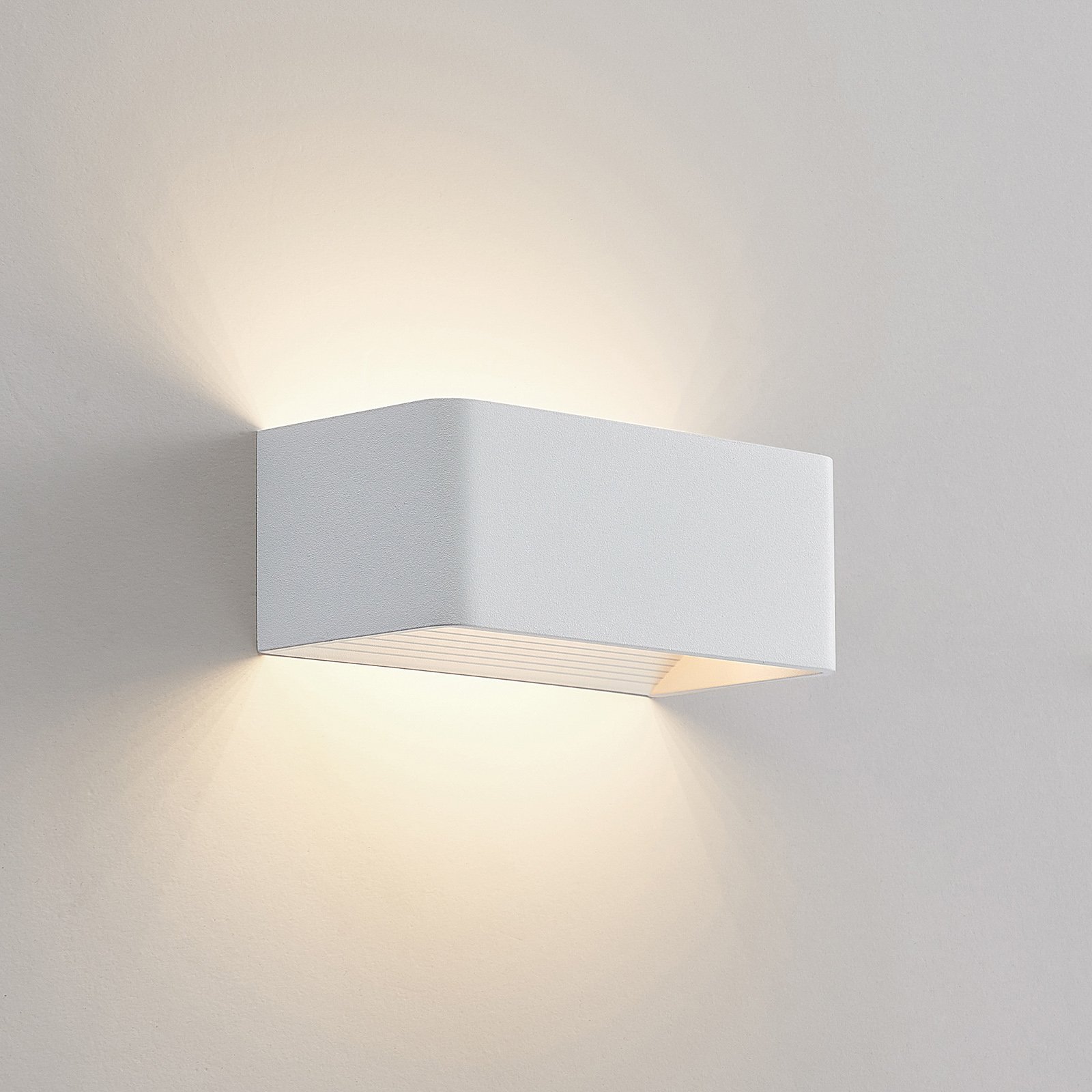 Arcchio Karam -LED-seinävalaisin, 20 cm, valkoinen