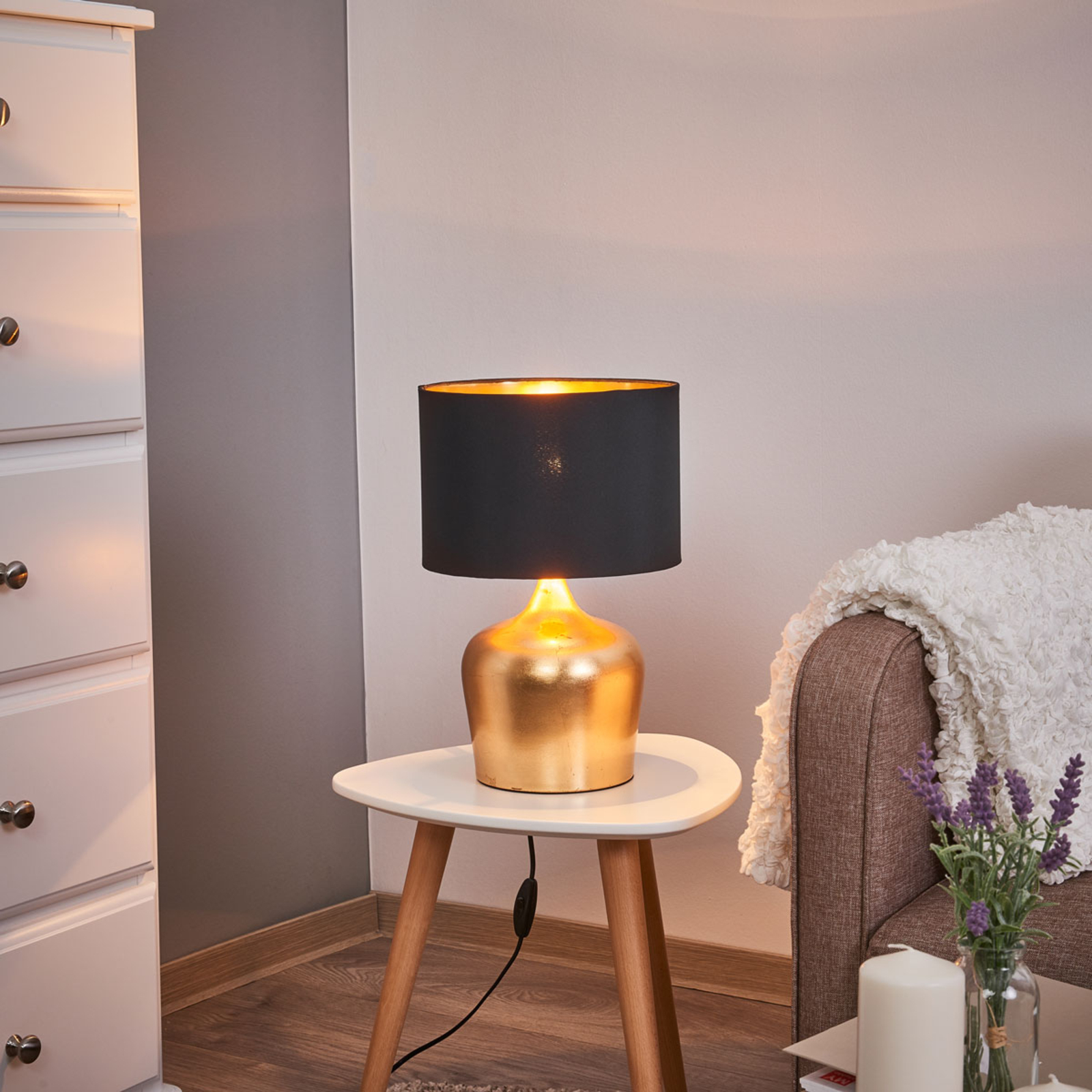 Graceful Manalba table lamp