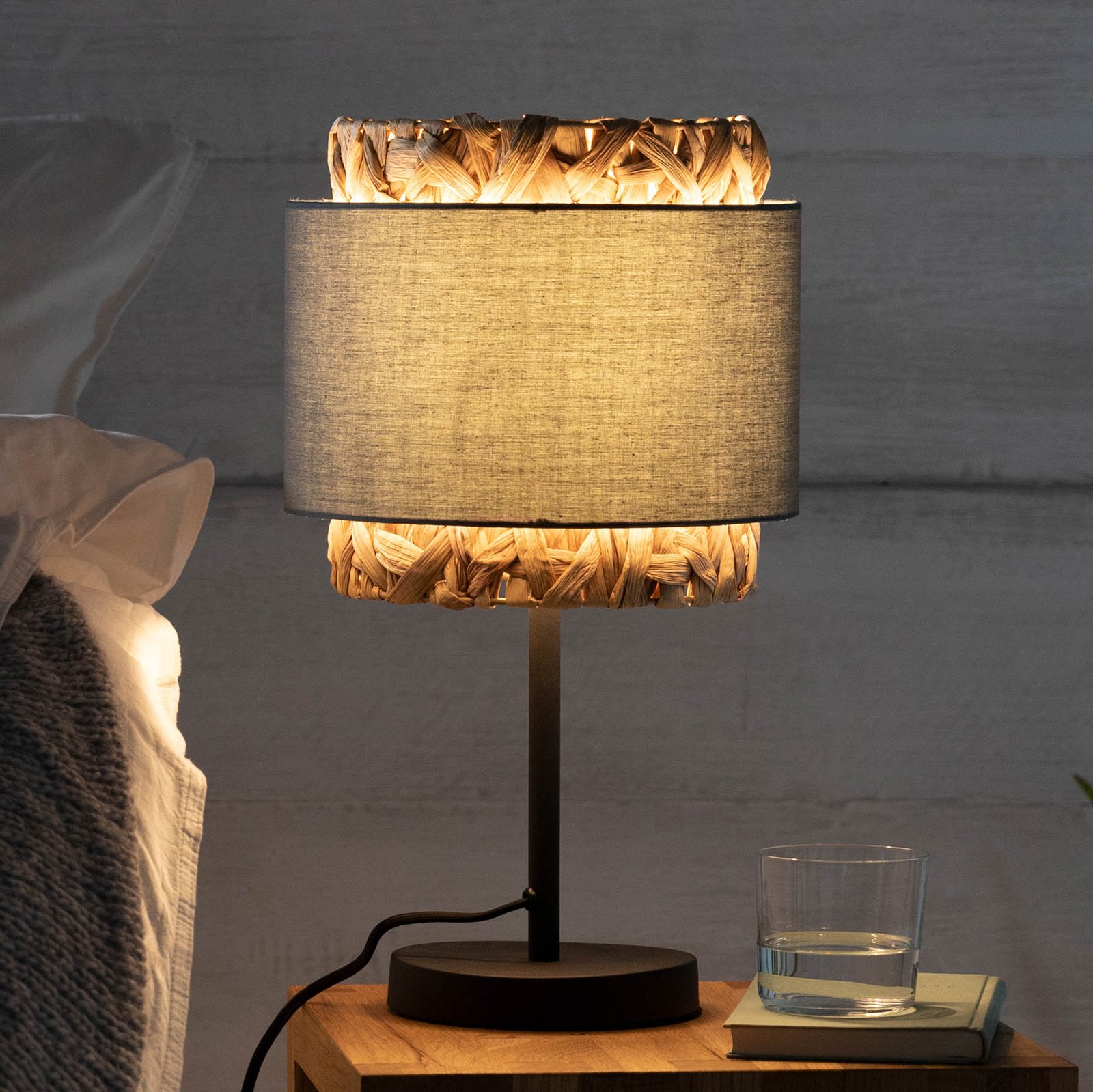 Waterlilly table lamp