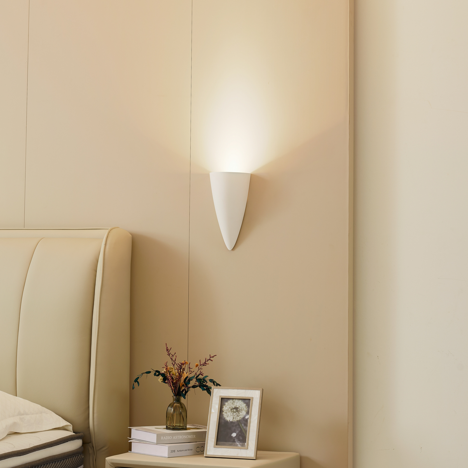 Lindby wall light Pascali, height 42 cm, white, plaster