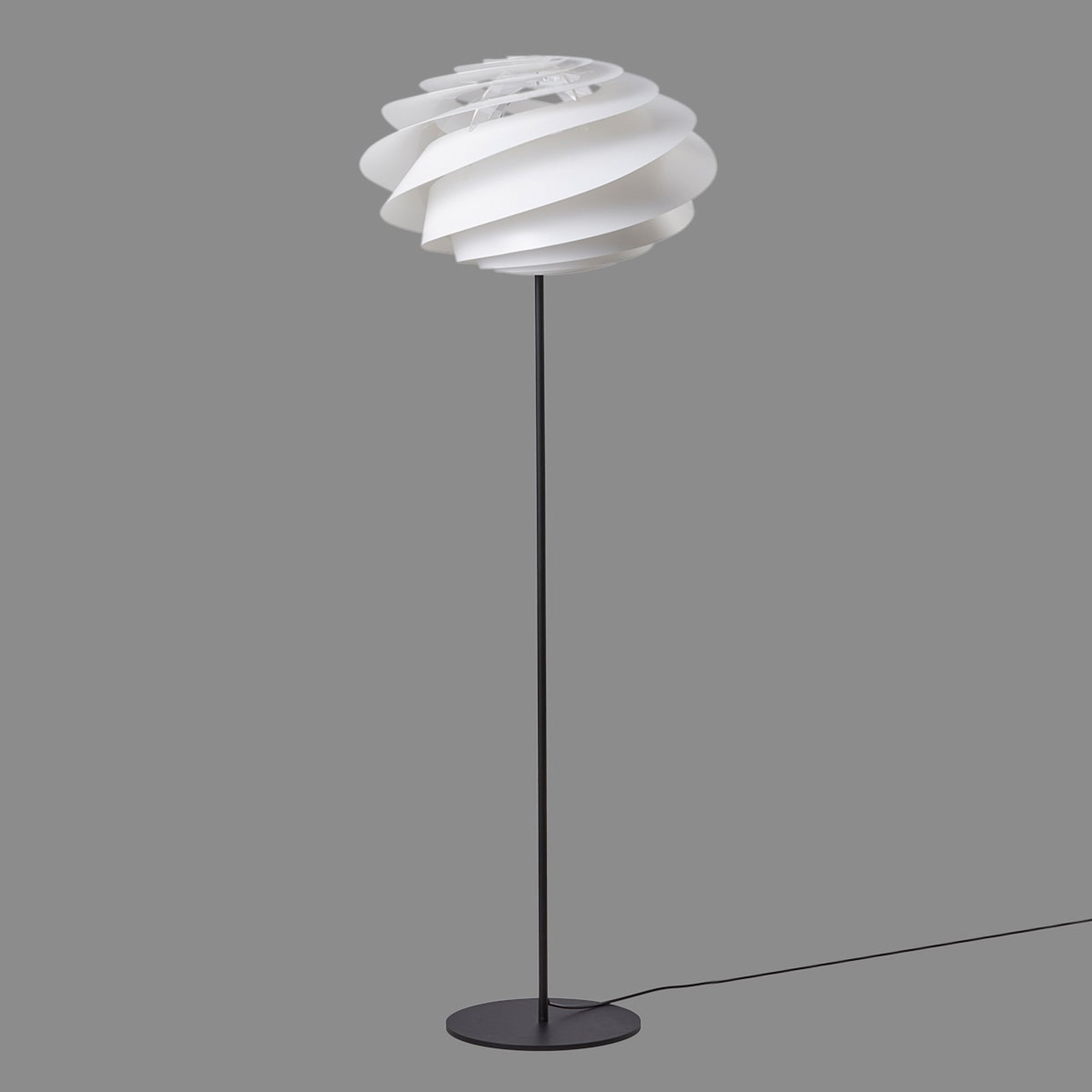 Hollywood Narabar Collega LE KLINT Swirl - witte design vloerlamp | Lampen24.be