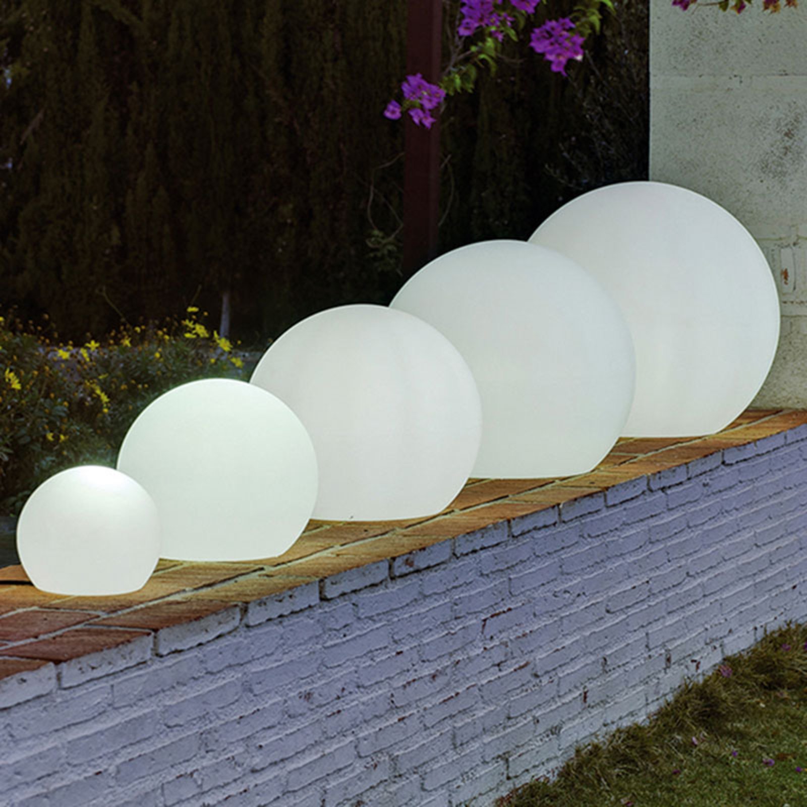 Newgarden Buly solcellslampa, flytande, Ø 20cm