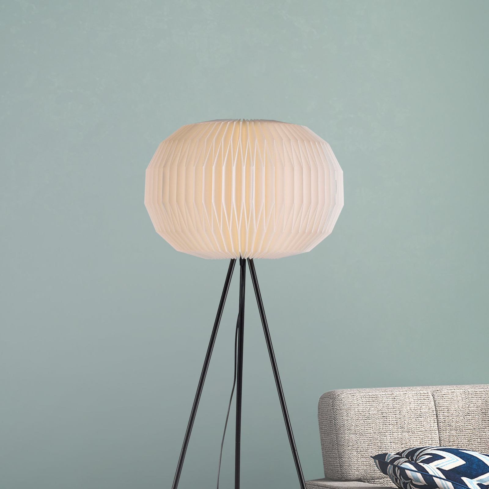 Papel floor lamp with white lampshade
