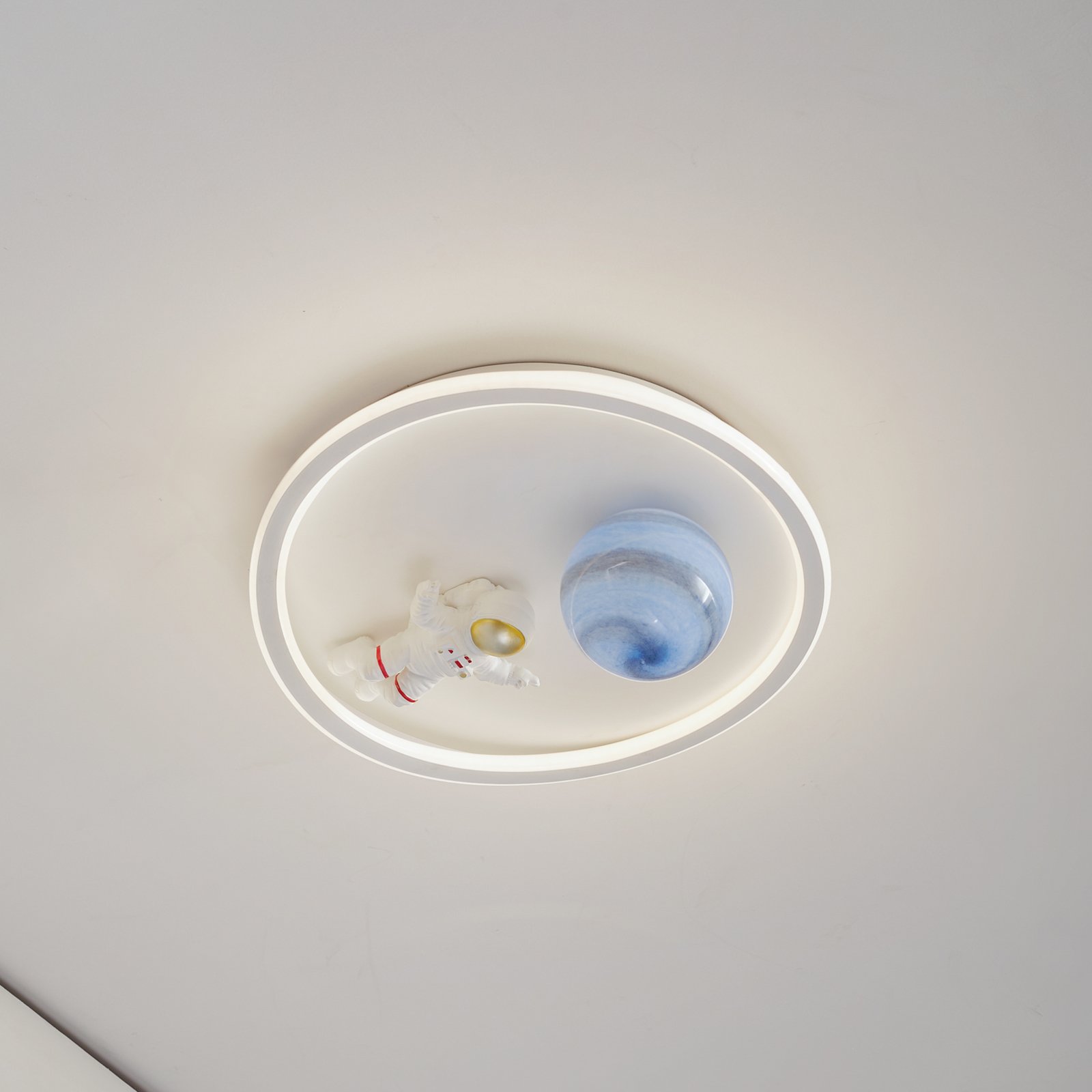 Lindby LED ceiling light Kosmo, 40 cm, white, metal, Earth