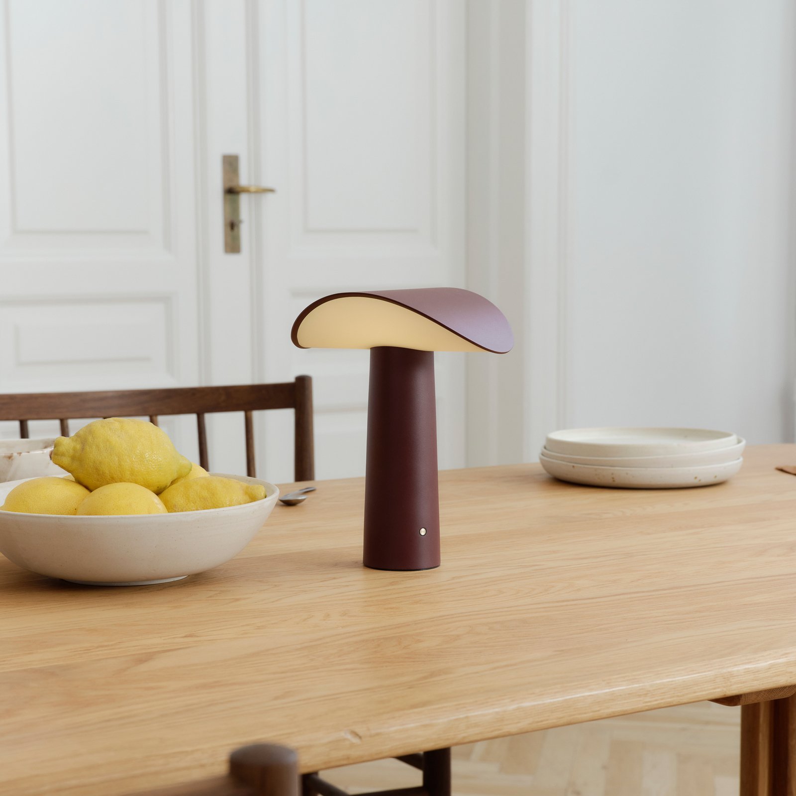 lampe à poser LED rechargeable Lium, rouge bordeaux, 2 700 K - GEJST