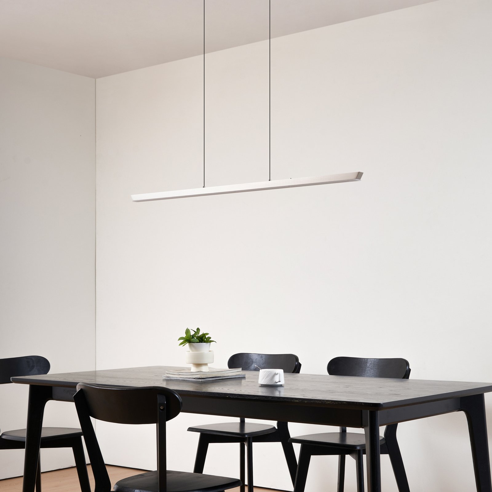 Candeeiro suspenso LED Lucande Solvar, 117 cm, prateado, CCT, regulável