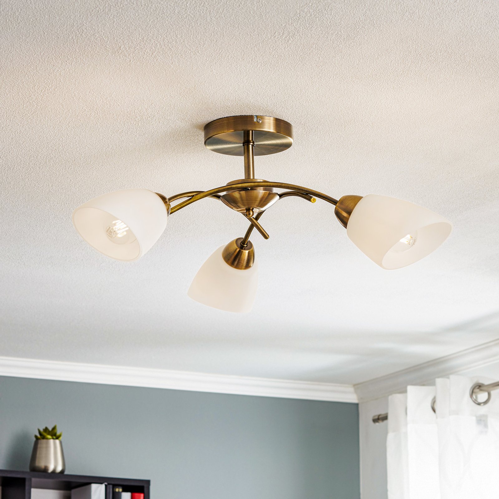 Varietta ceiling lamp, glass, antique brass 3-bulb
