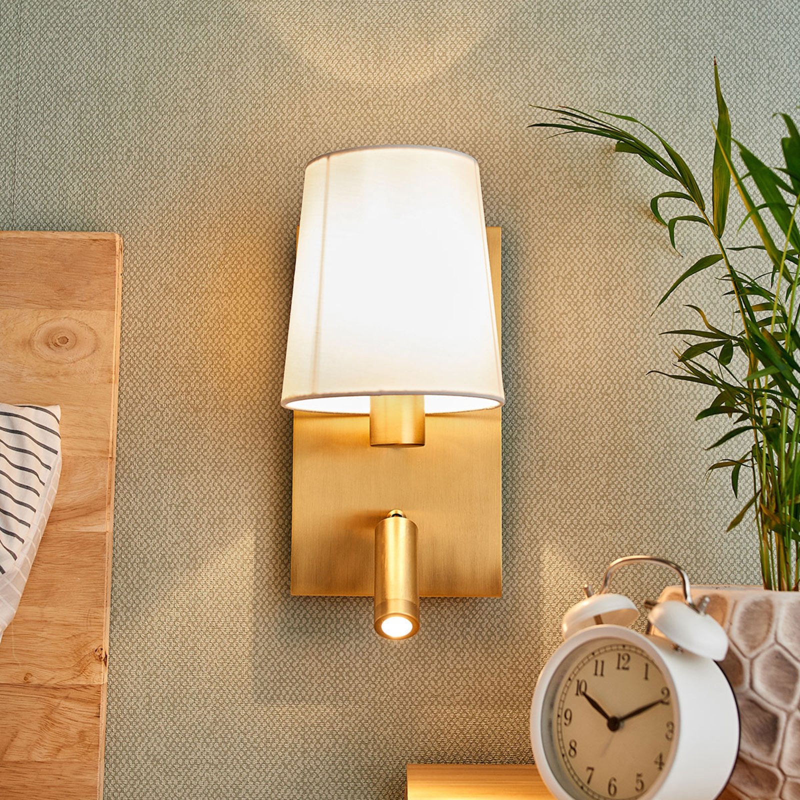 Aiden Wall Lamp Brass/White - Lindby