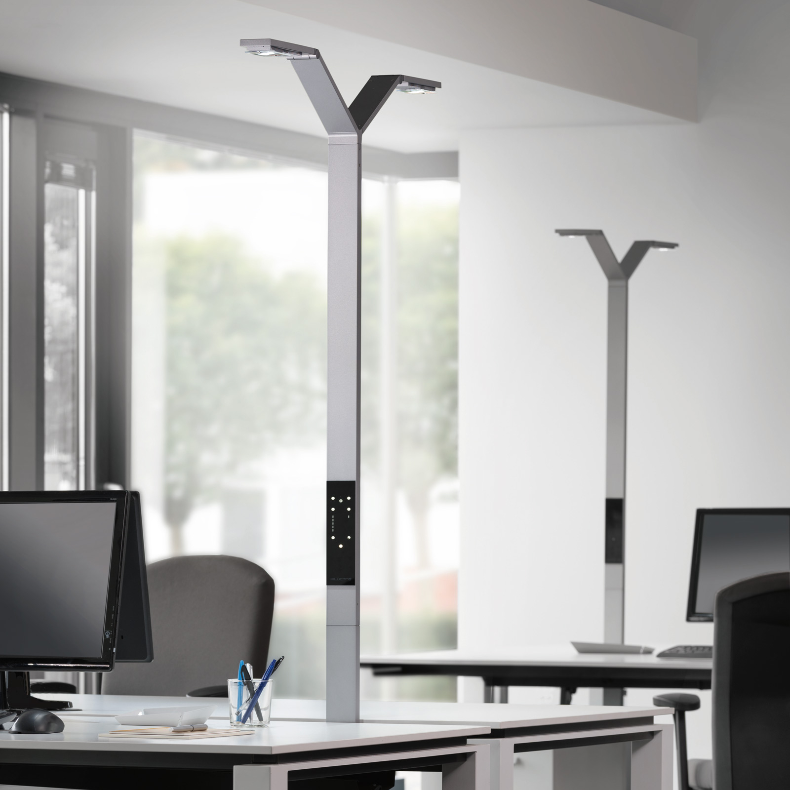 Luctra Floor Twin Linear LED-Stehleuchte 2-flammig