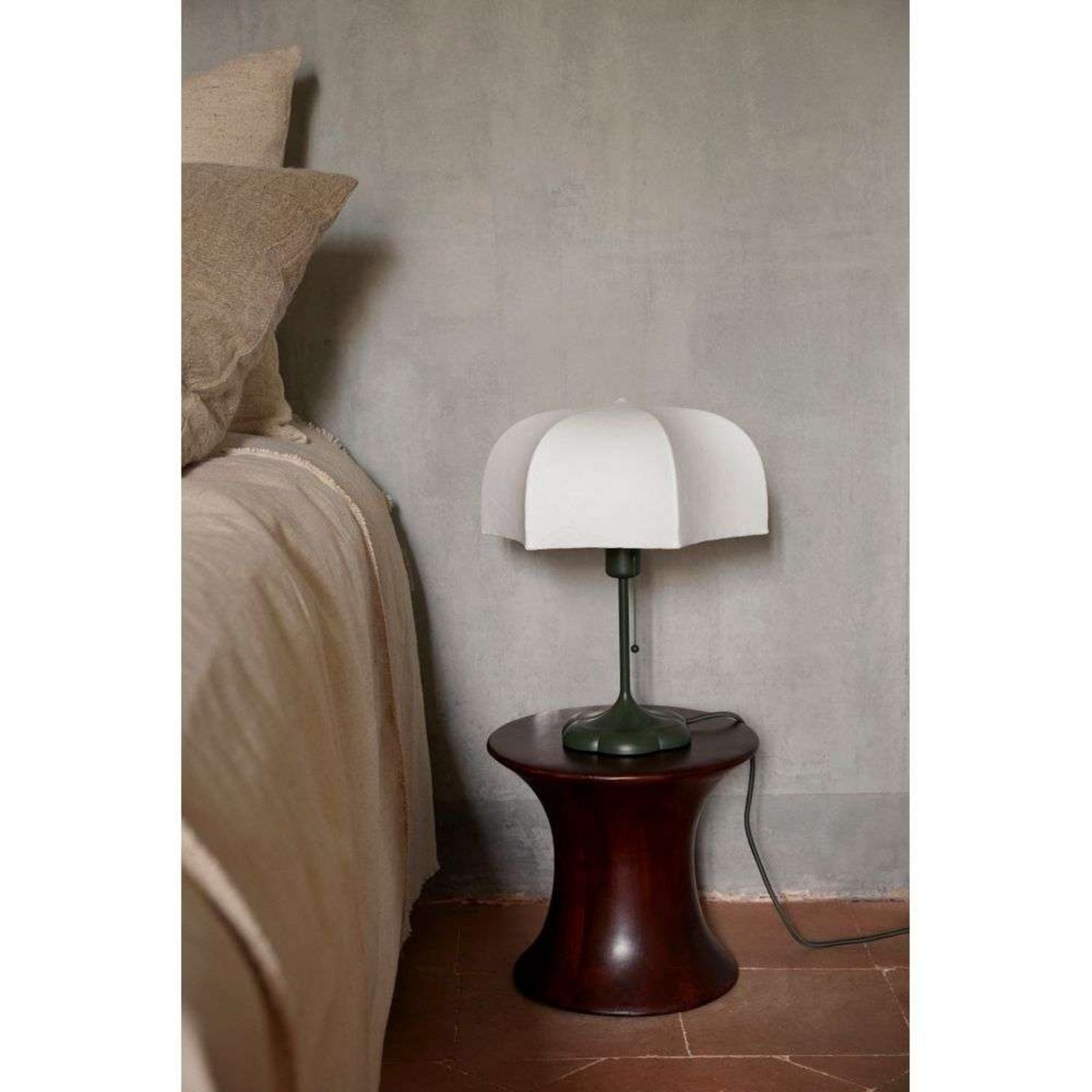 Poem Bordslampa White/Grass Green - Ferm Living