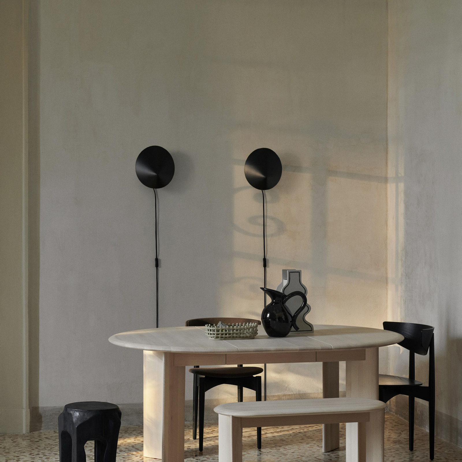 Arum Sconce Nástěnné Svítidlo Black - Ferm Living
