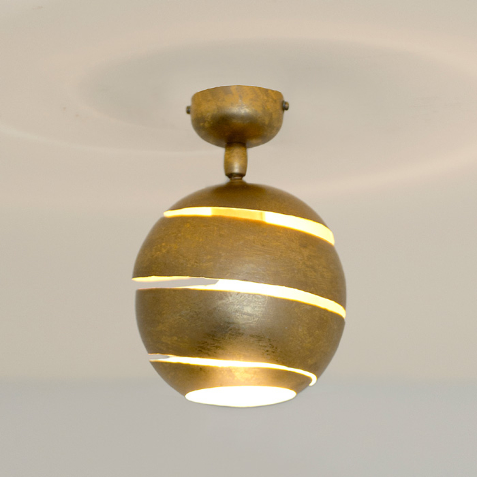 Pivotable ceiling light Suopare in gold