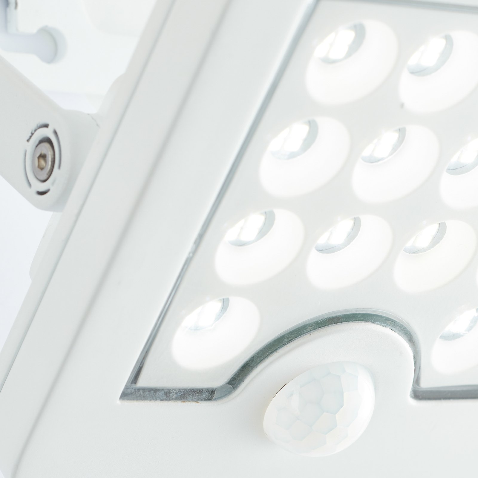 LED-veggspotlight Luton Sensor, hvit, bredde 13 cm