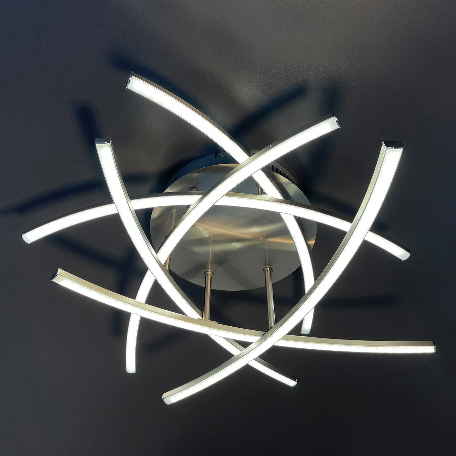 LED-taklampe Cross, Tunable White, 6-lk, nikkel