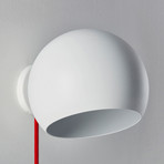 Nyta Tilt Globe Wall Short Wandlampe mit Kabel rot