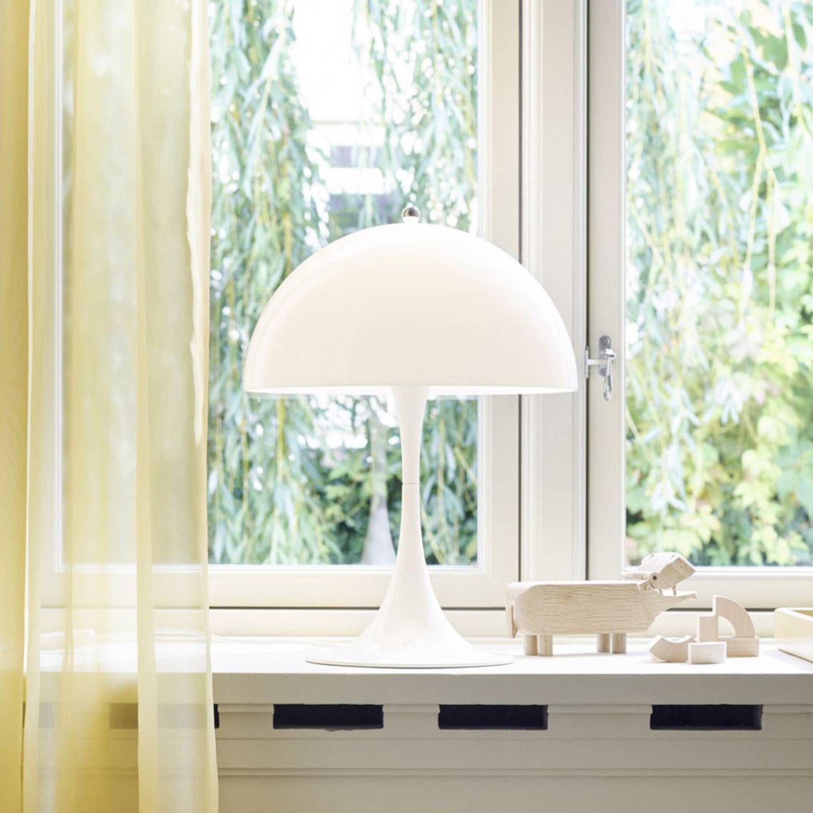 Louis Poulsen Panthella 320 lampa stołowa opalowa