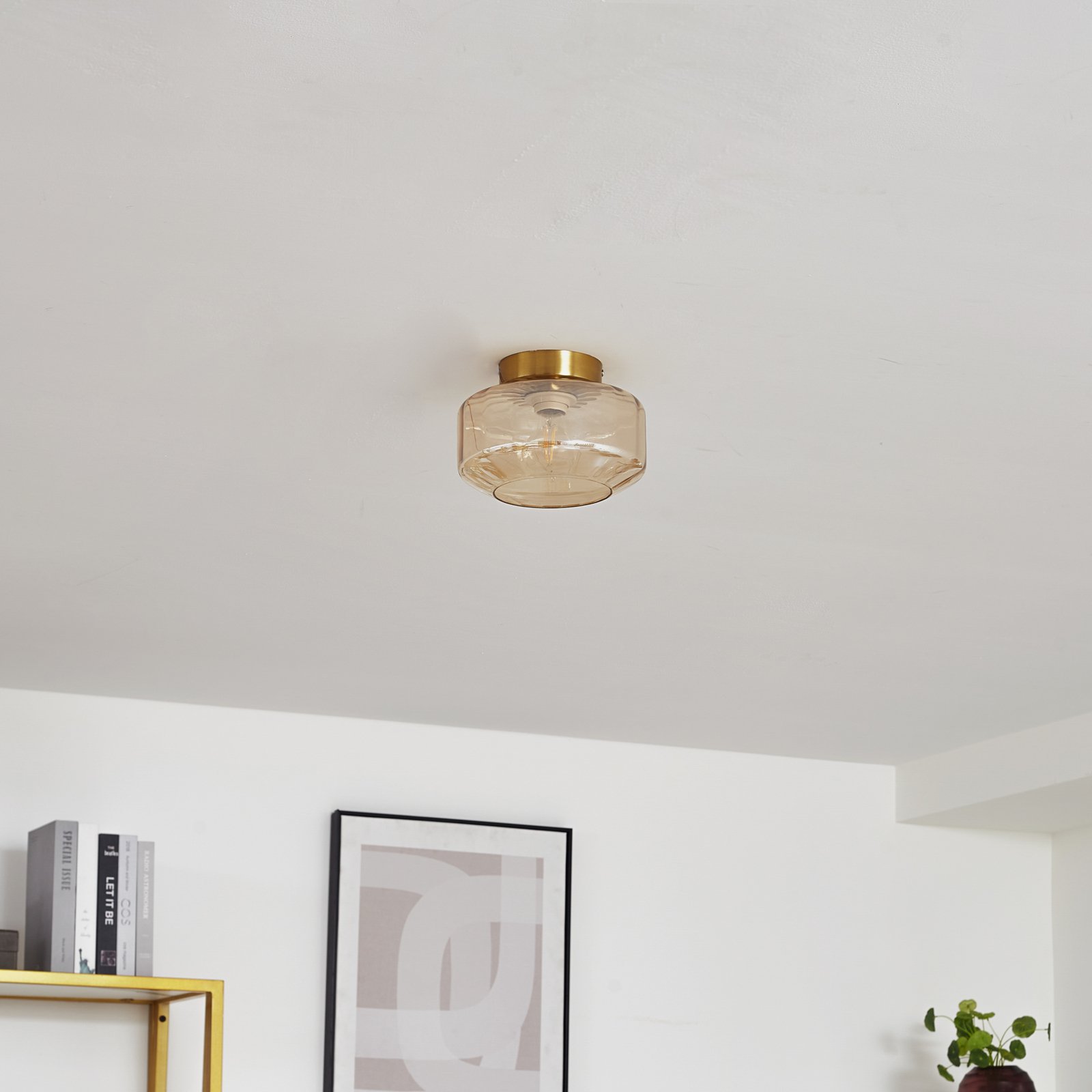 Lindby ceiling light Hildur, amber, glass, Ø 22 cm