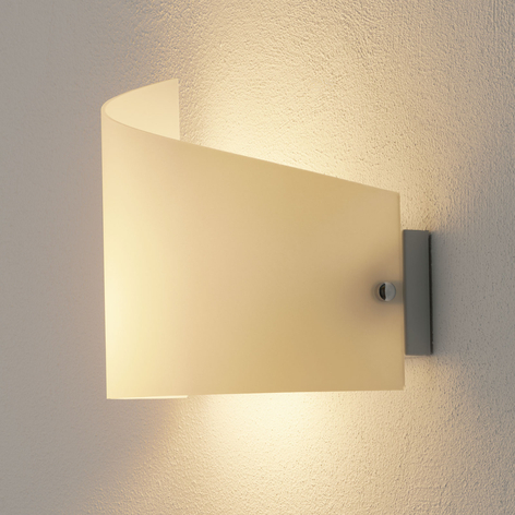 Wandlamp Moa met gebogen glazen kap