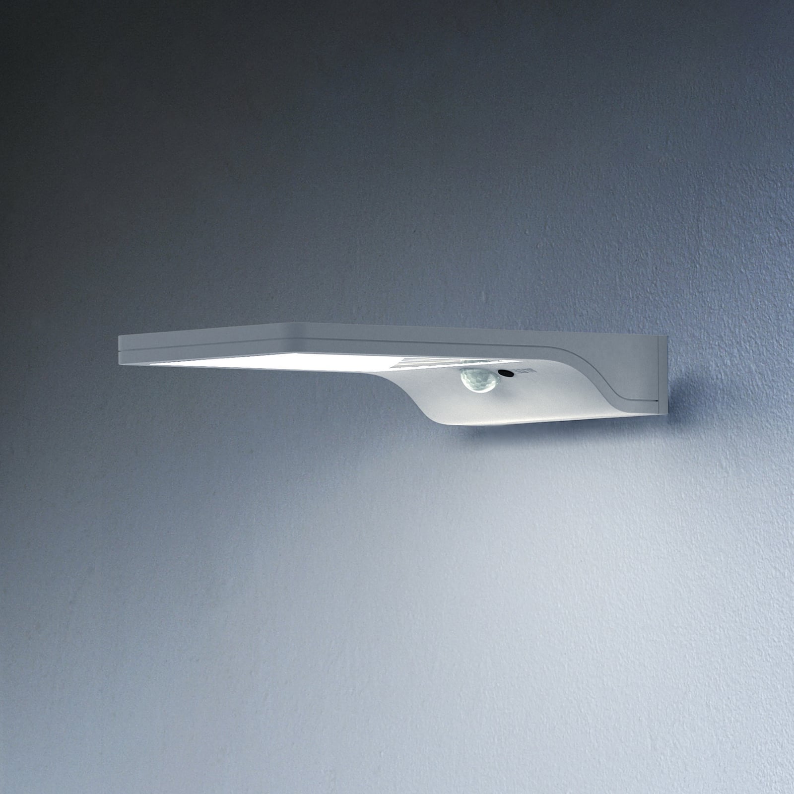 OSRAM LED-aurinkokäyttöinen ulkoseinävalaisin DOORLED, valkoinen, anturi, IP44