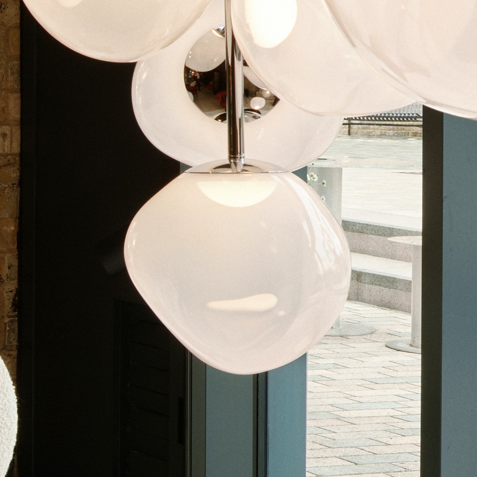 Tom Dixon, LED viseća svjetiljka Melt, Ø 28 cm, opal/srebrna