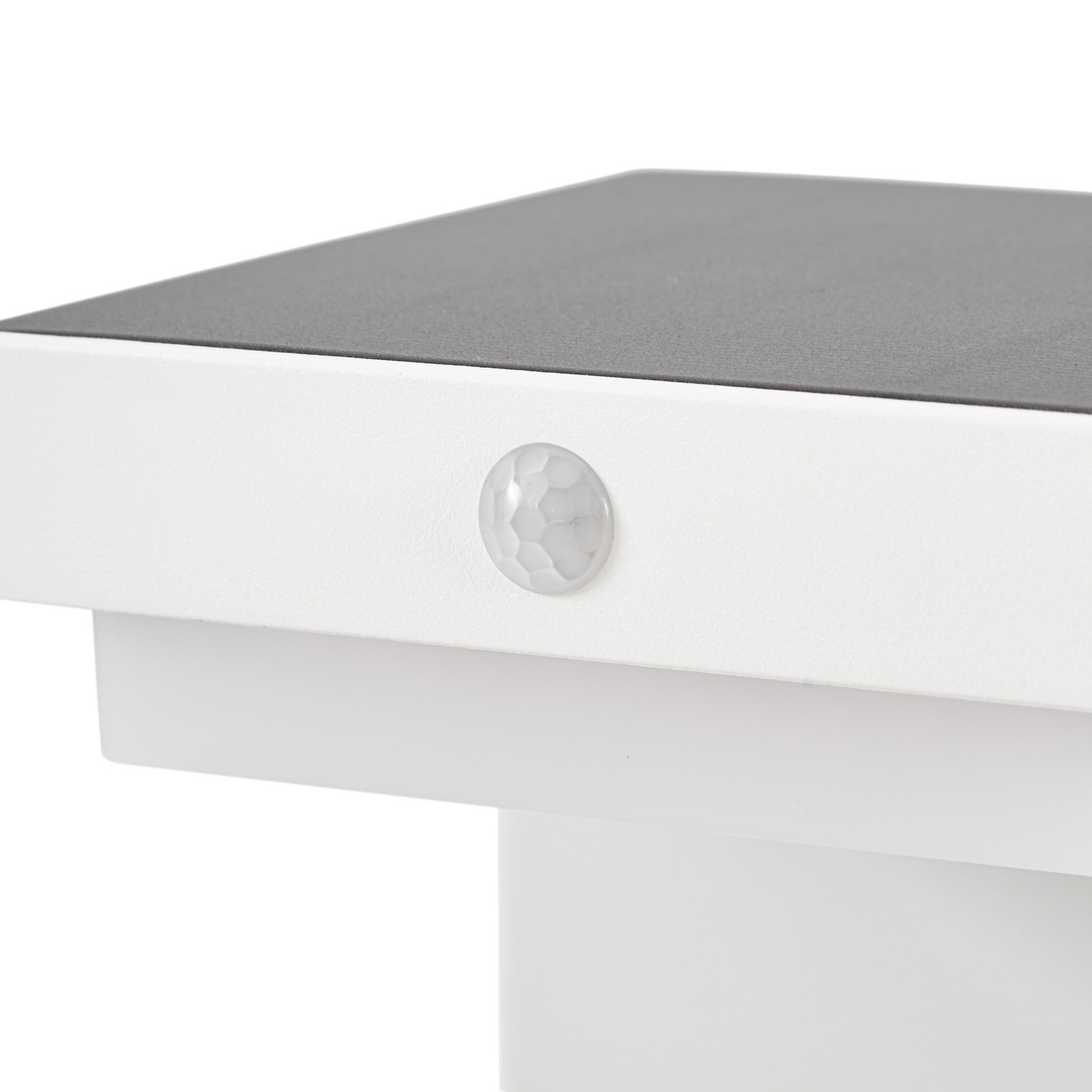 Lindby LED talapzati világítás Eleazar, fehér, alumínium, érzékelő Lindby LED talapzati világítás Eleazar, fehér, alumínium, érzékelő